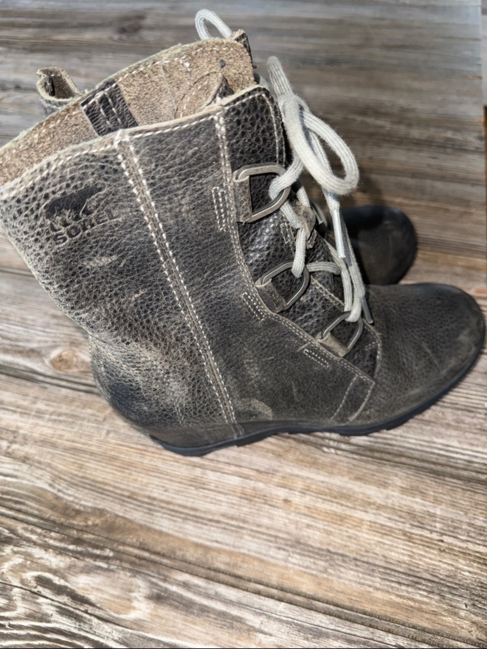 Sorel Gray boots Leather Lace Up wedge 8.5